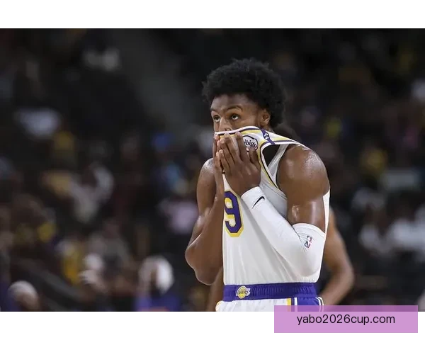 雷迪克称赞球队客场之旅表现出色 布朗尼展现显著进步